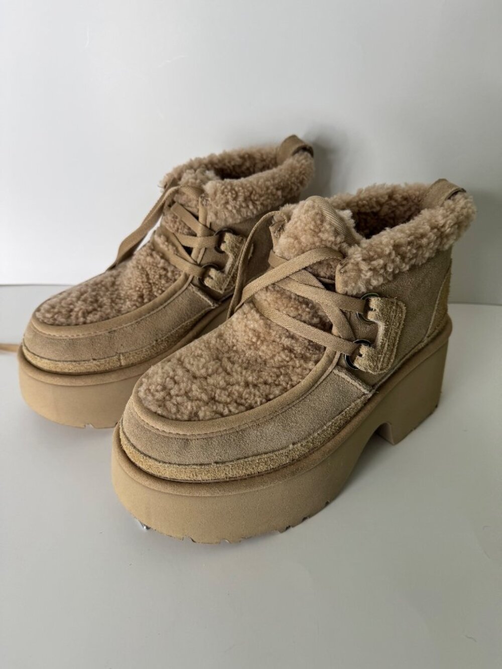 NEW UGG Classic New Heights Lace Up Suede Shearling Platform Boots EU 37 US 6